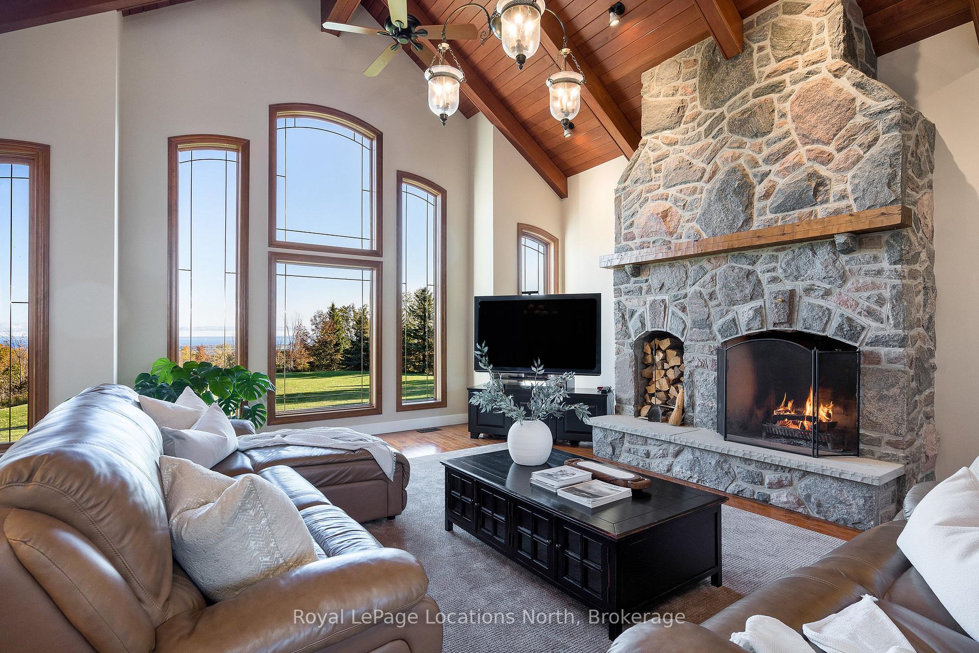 Photo 13 of 1428 10 Nottawasaga Concession N, Clearview, Rural Clearview — HOMEH