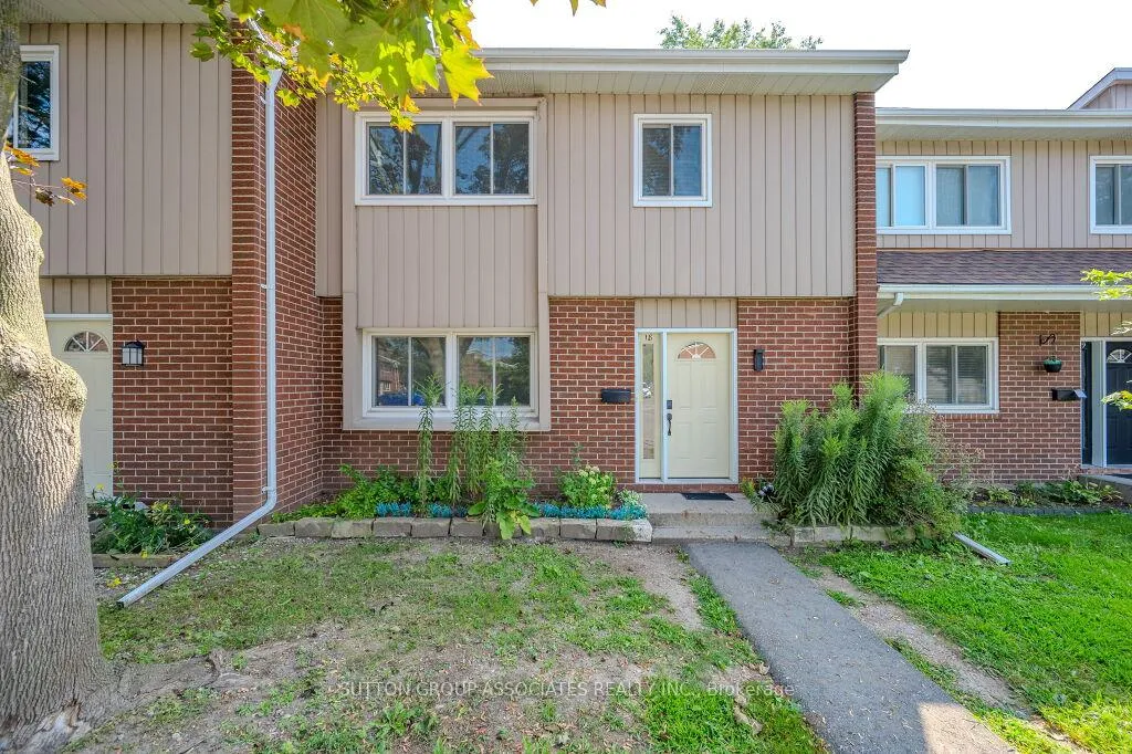 Front of Unit 18, 121 University Avenue E