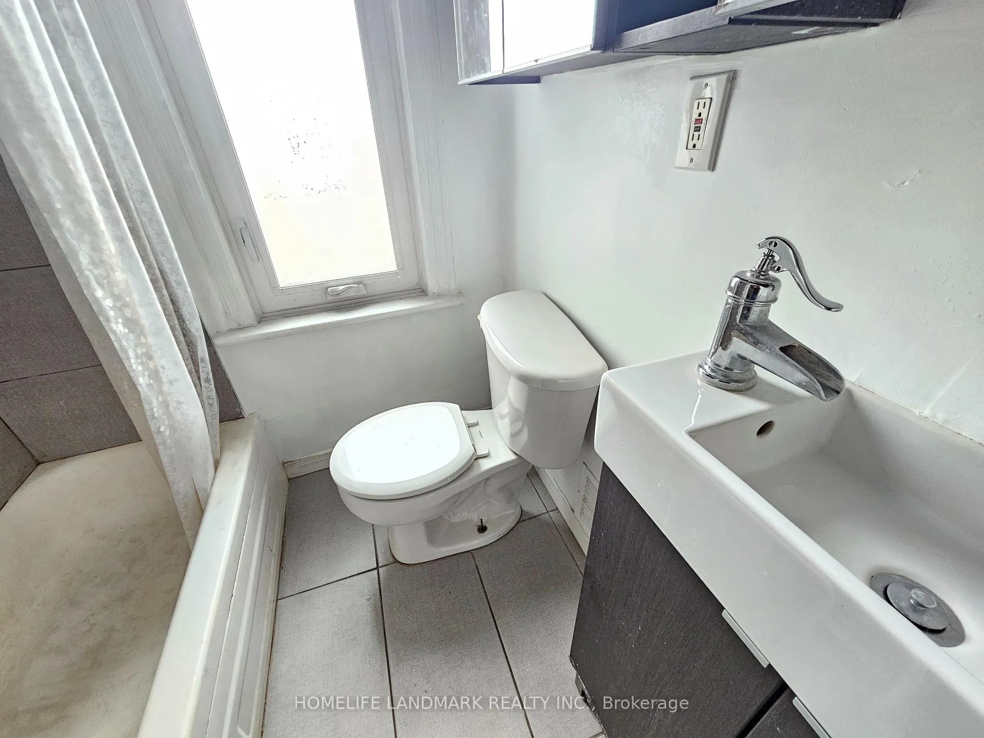 Photo 9 of 104 Carlaw Avenue, Toronto, South Riverdale — HOMEH