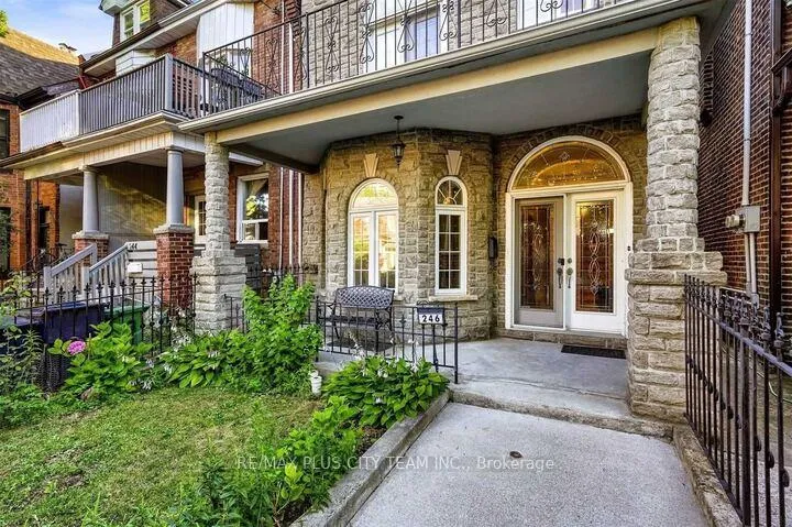 Front of Unit Main Fl, 246 Major Street