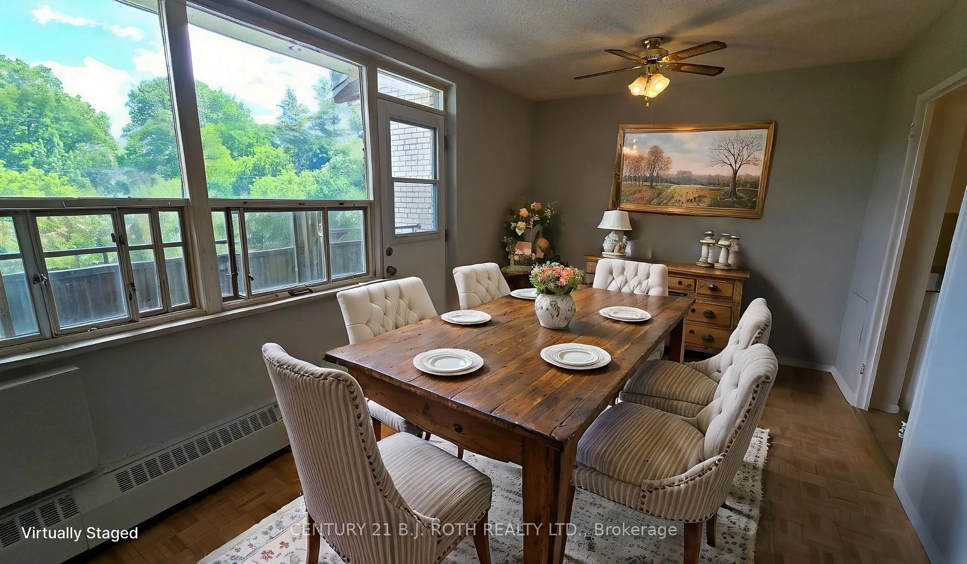 Photo 2 of Unit 403, 37 Peel Street, Barrie, City Centre — HOMEH