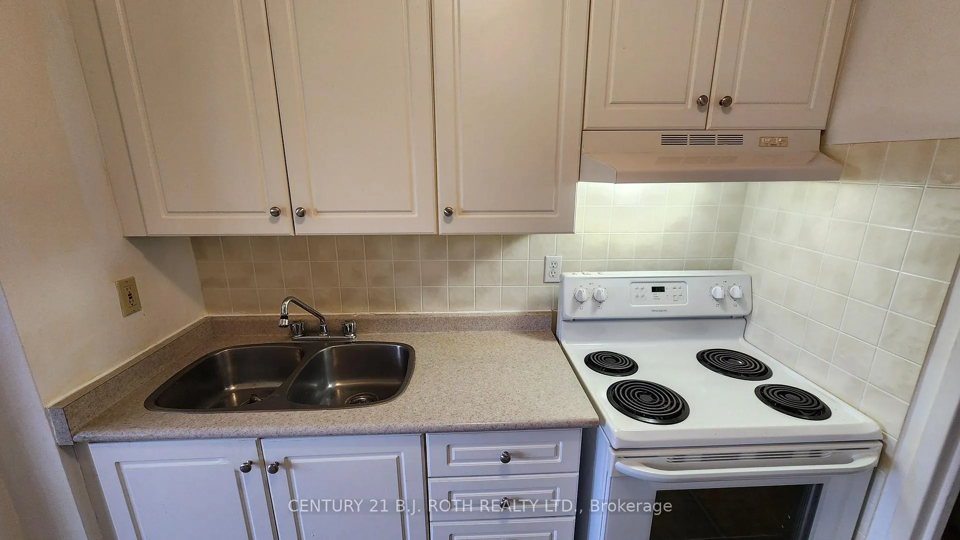 Photo 7 of Unit 403, 37 Peel Street, Barrie, City Centre — HOMEH
