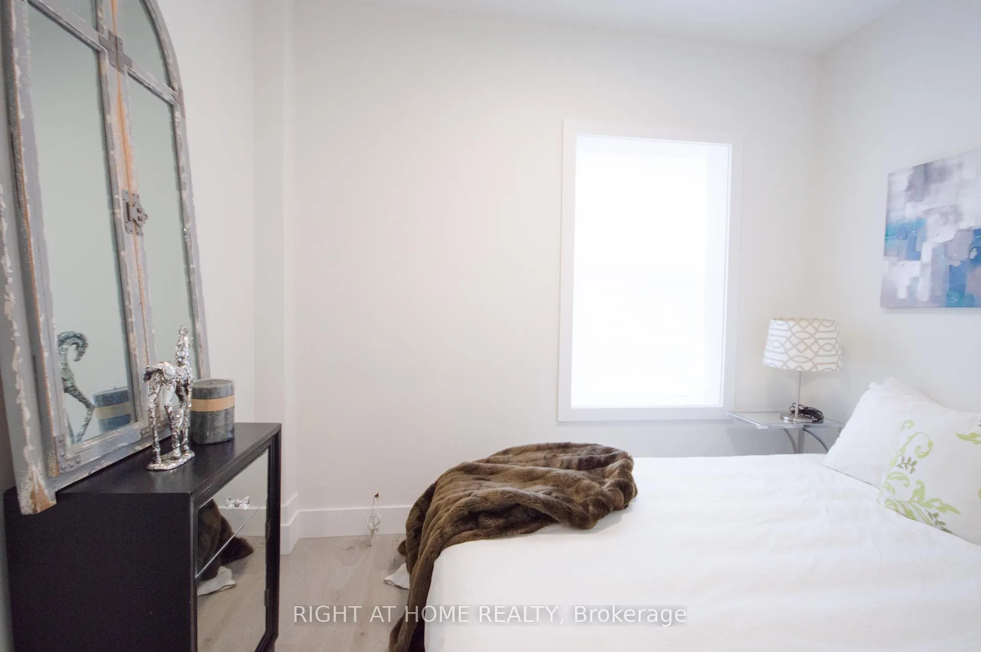 Photo 14 of 1448 Gerrard Street E, Toronto, Greenwood-Coxwell — HOMEH