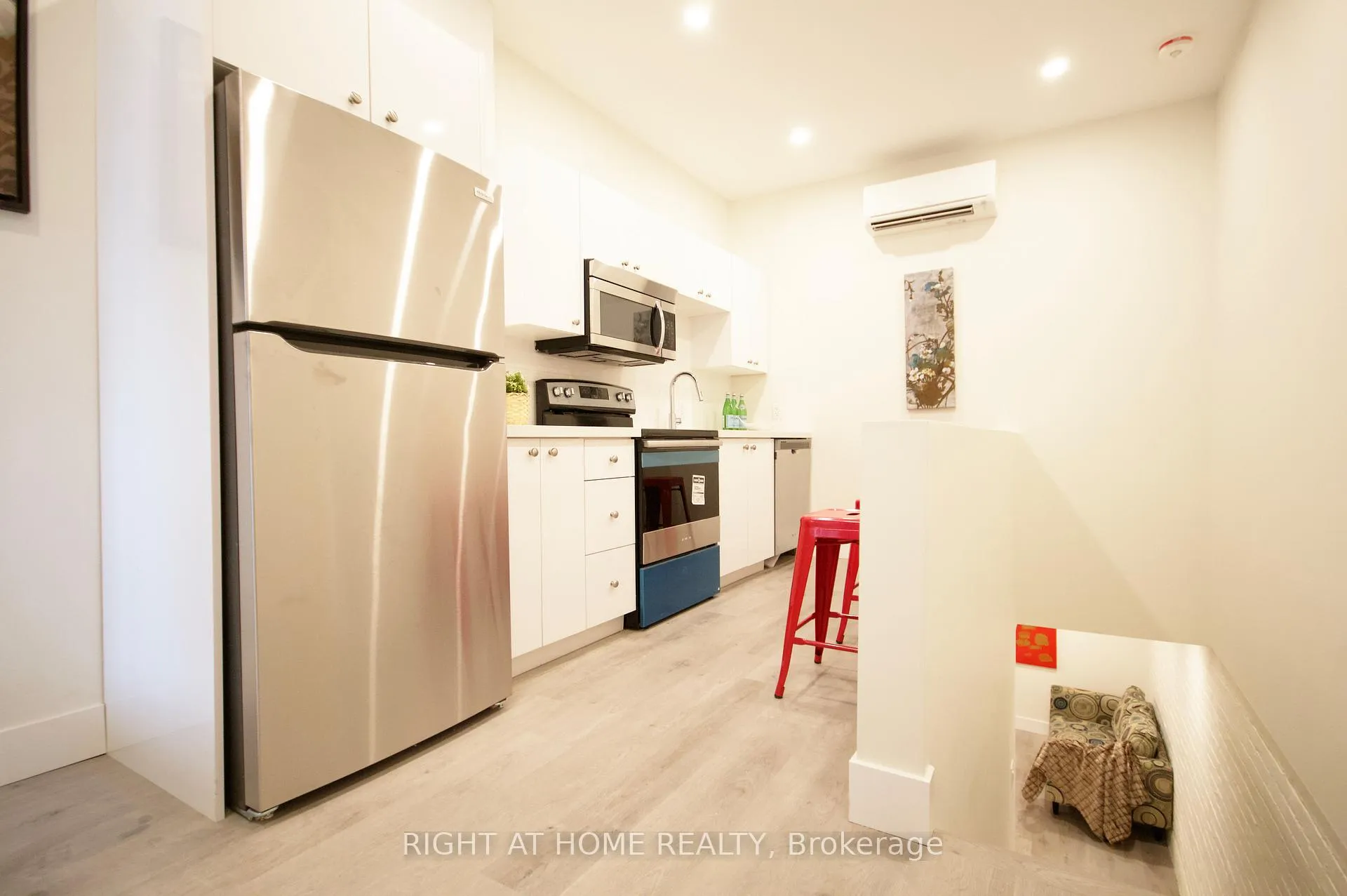 Photo 19 of 1448 Gerrard Street E, Toronto, Greenwood-Coxwell — HOMEH