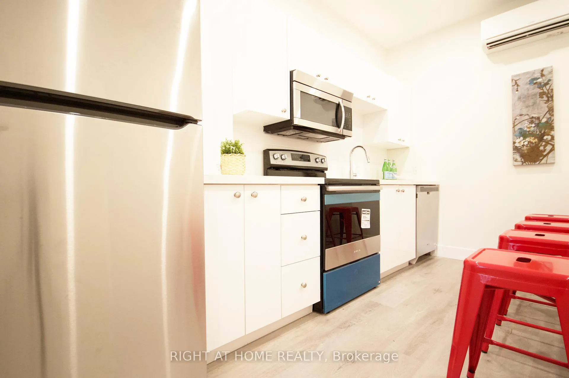Photo 20 of 1448 Gerrard Street E, Toronto, Greenwood-Coxwell — HOMEH