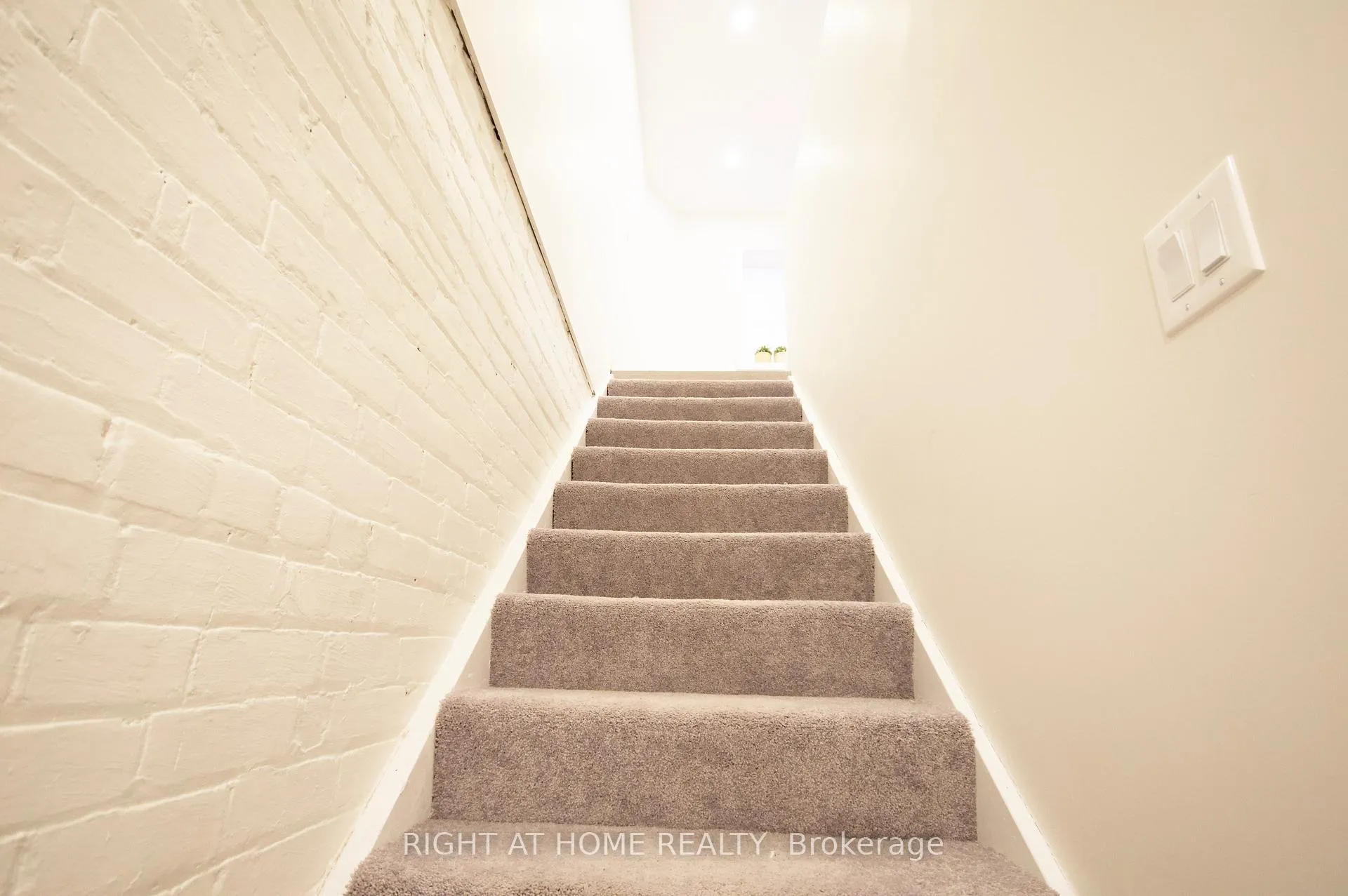 Photo 28 of 1448 Gerrard Street E, Toronto, Greenwood-Coxwell — HOMEH