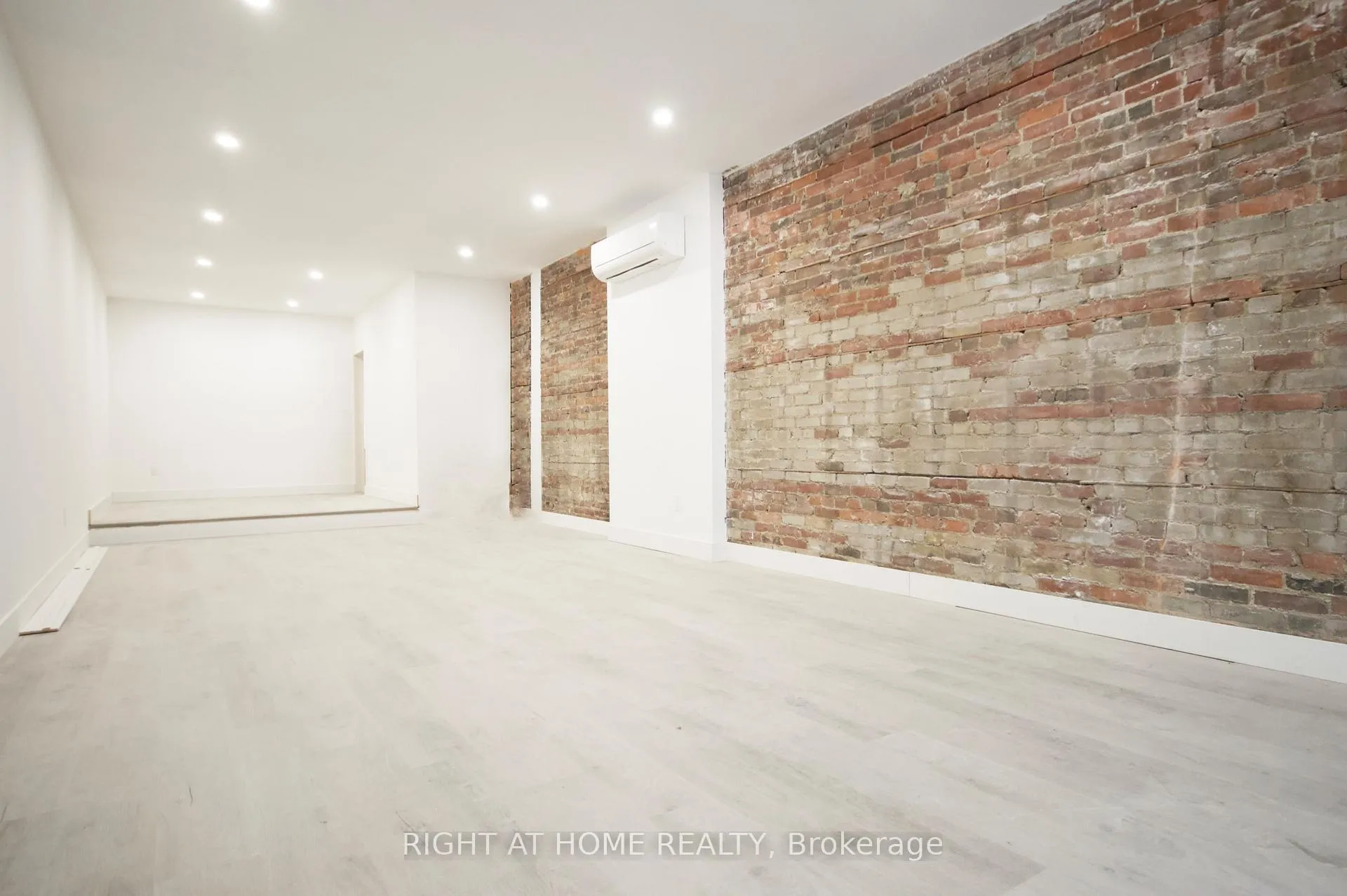 Photo 30 of 1448 Gerrard Street E, Toronto, Greenwood-Coxwell — HOMEH