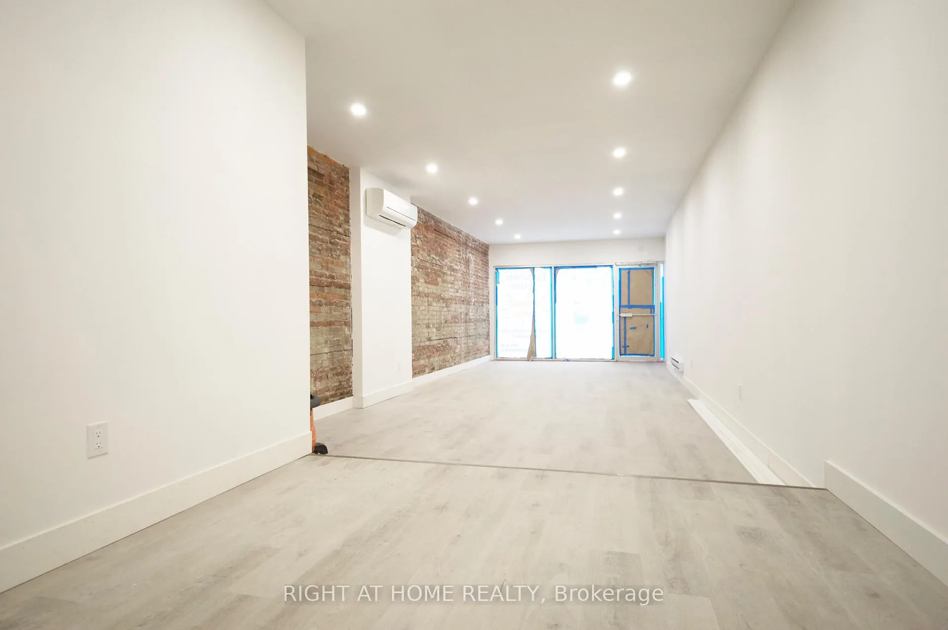 Photo 31 of 1448 Gerrard Street E, Toronto, Greenwood-Coxwell — HOMEH