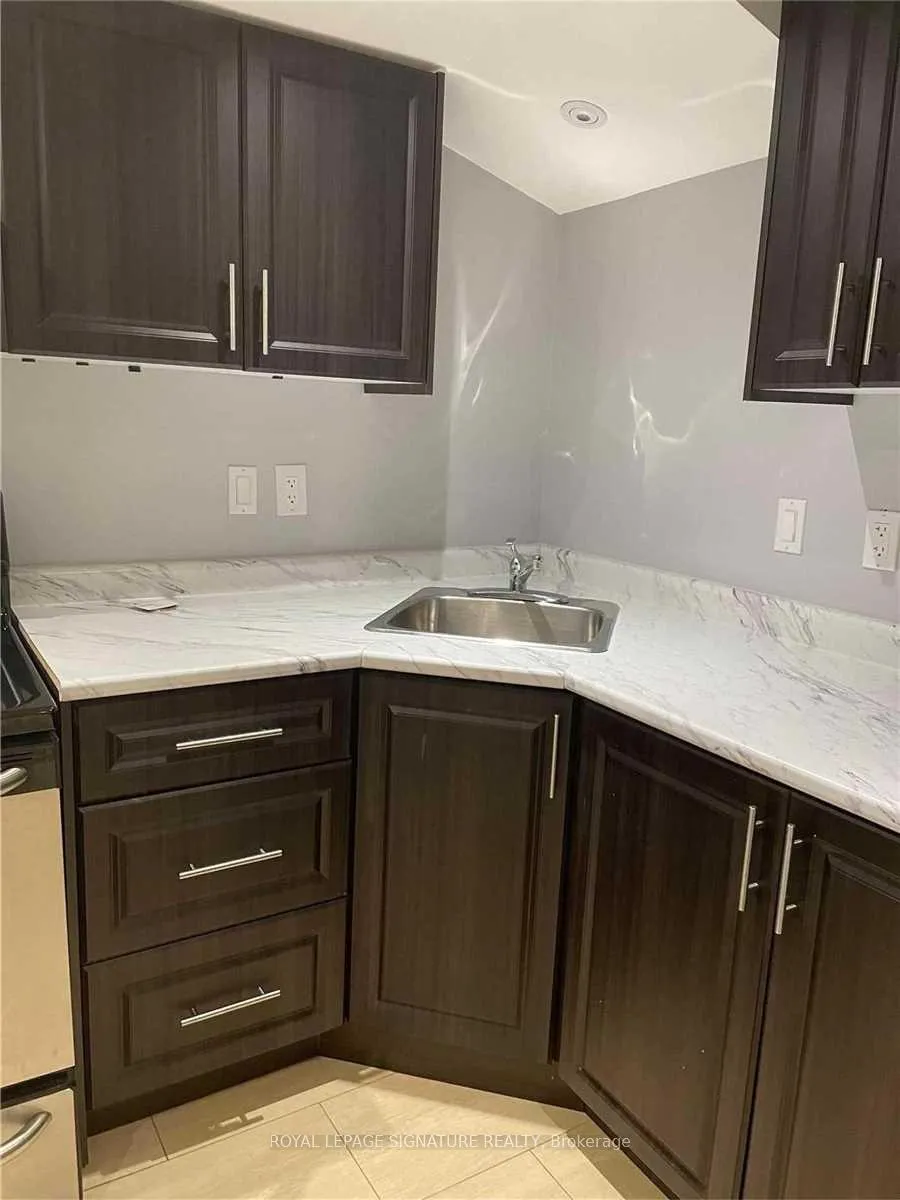 Photo 4 of Unit Bsmt, 31 Retreat Boulevard, Vaughan, Vellore Village — HOMEH