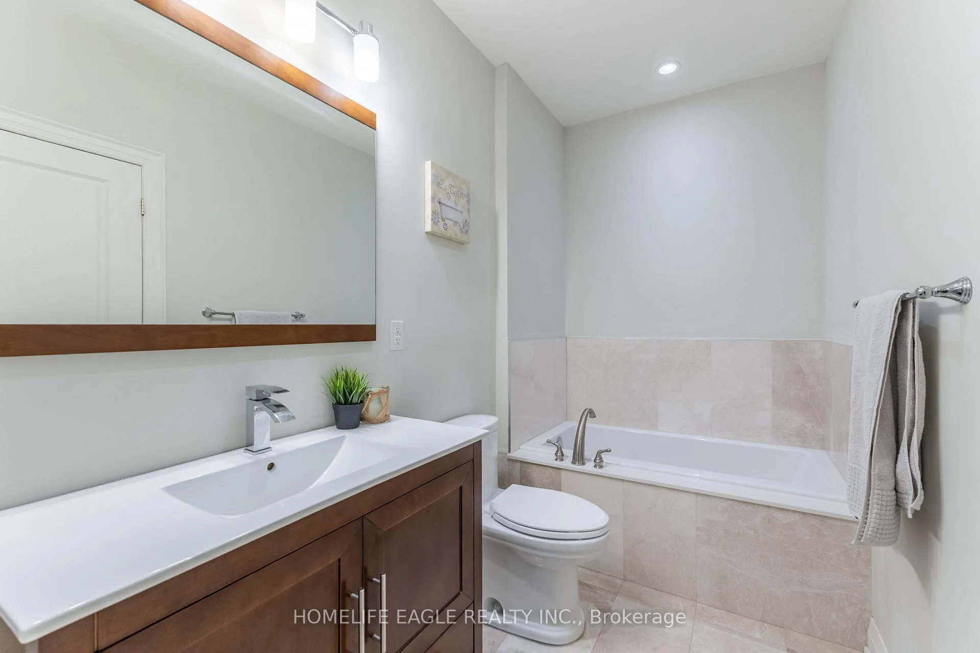 Photo 11 of 97B Craiglee Drive, Scarborough, Birchcliffe-Cliffside — HOMEH
