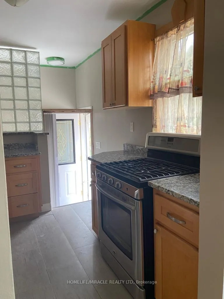 Photo 5 of 3095 Morris Drive, Windsor — HOMEH