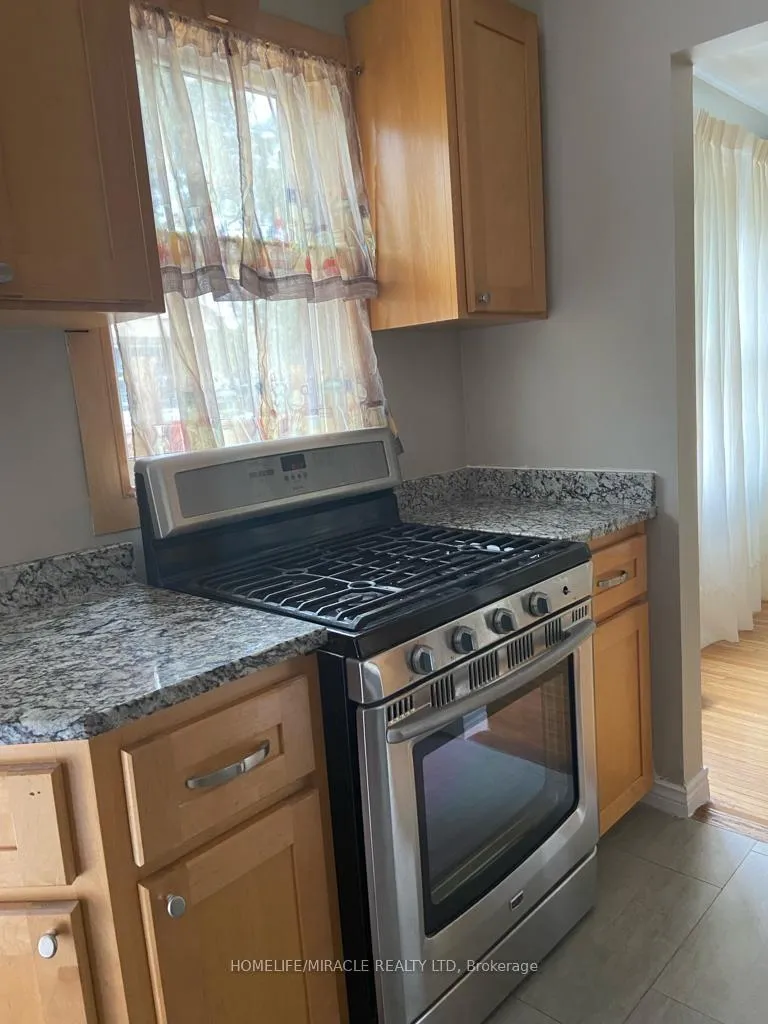 Photo 6 of 3095 Morris Drive, Windsor — HOMEH