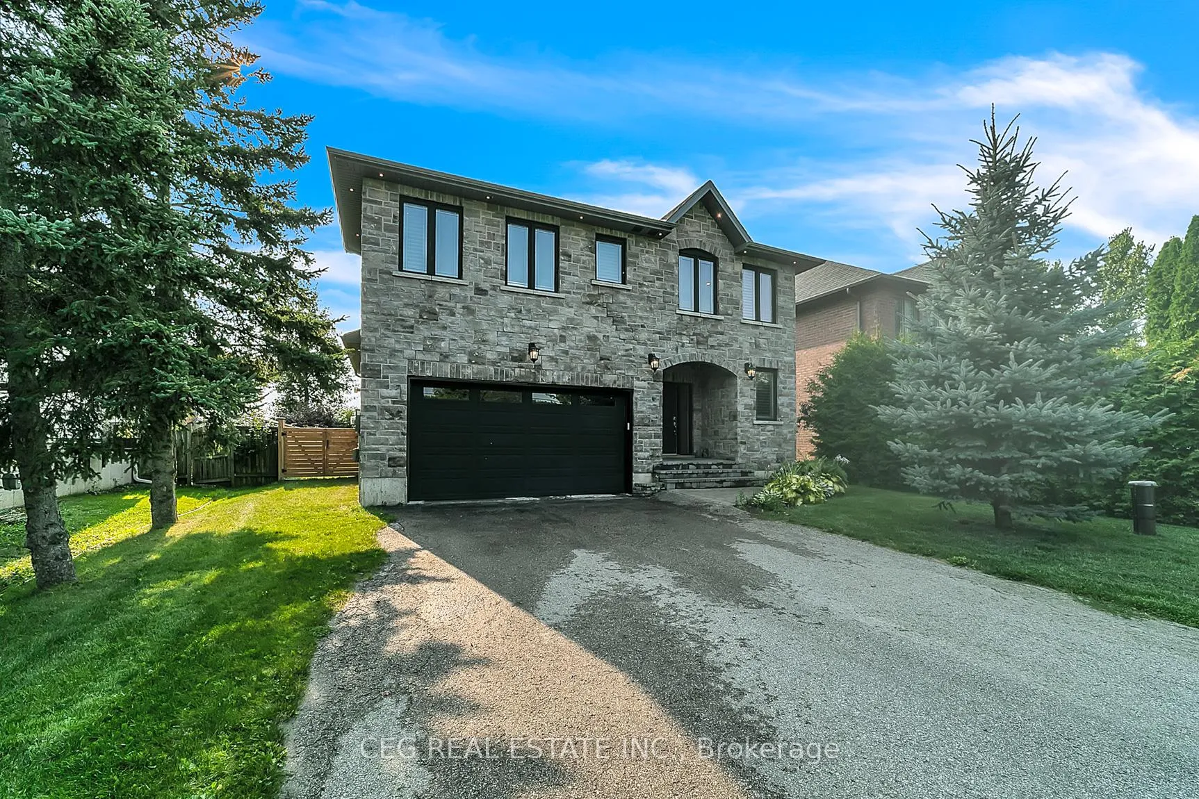 Front of 530 Duclos Point Road W