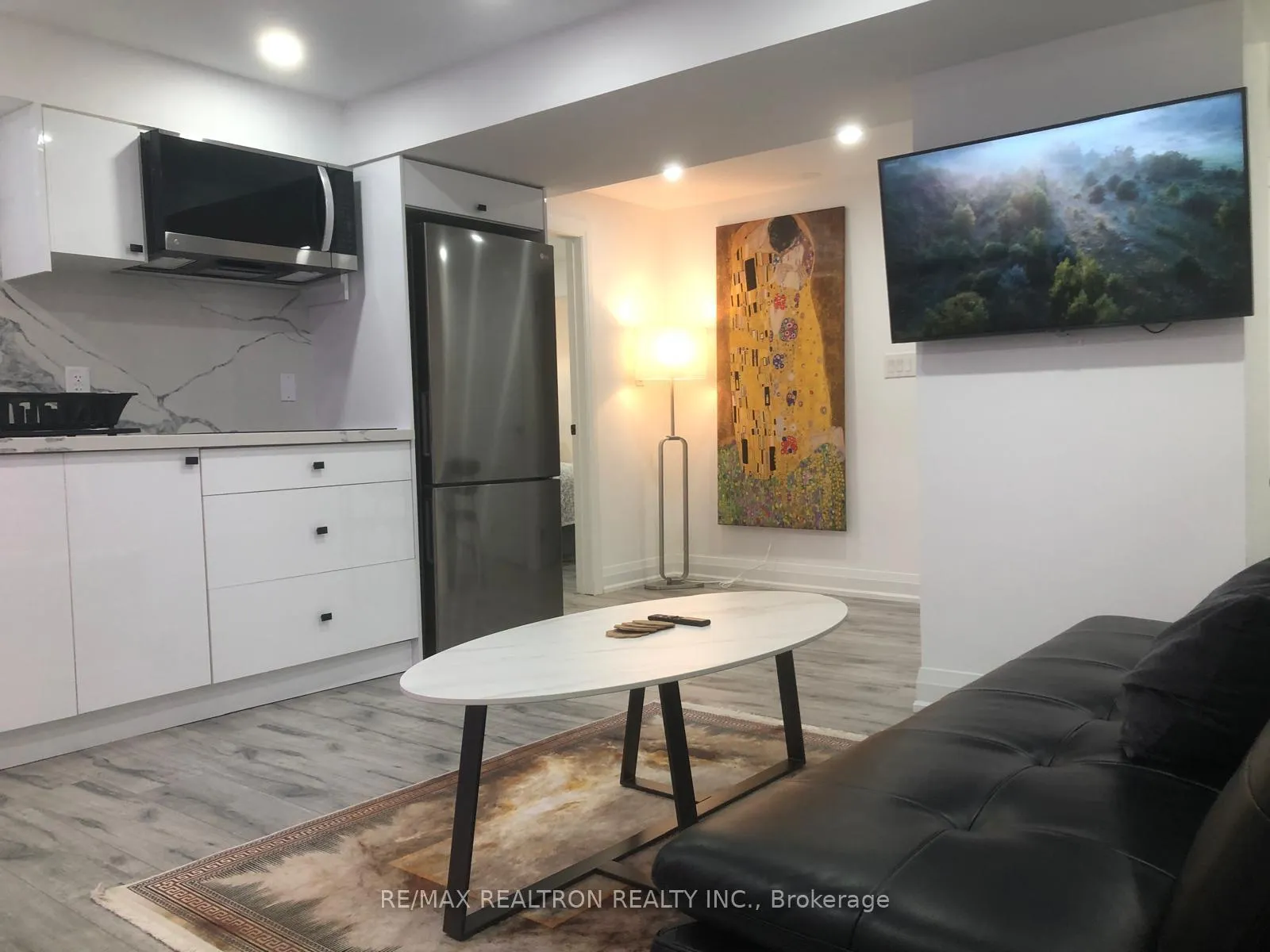 Photo 6 of Unit Bsmnt A, 264 Murray Drive, Aurora, Aurora Village — HOMEH