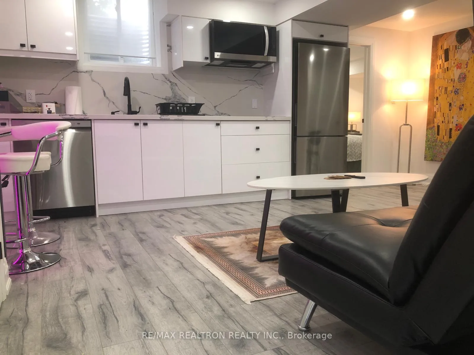 Photo 8 of Unit Bsmnt A, 264 Murray Drive, Aurora, Aurora Village — HOMEH