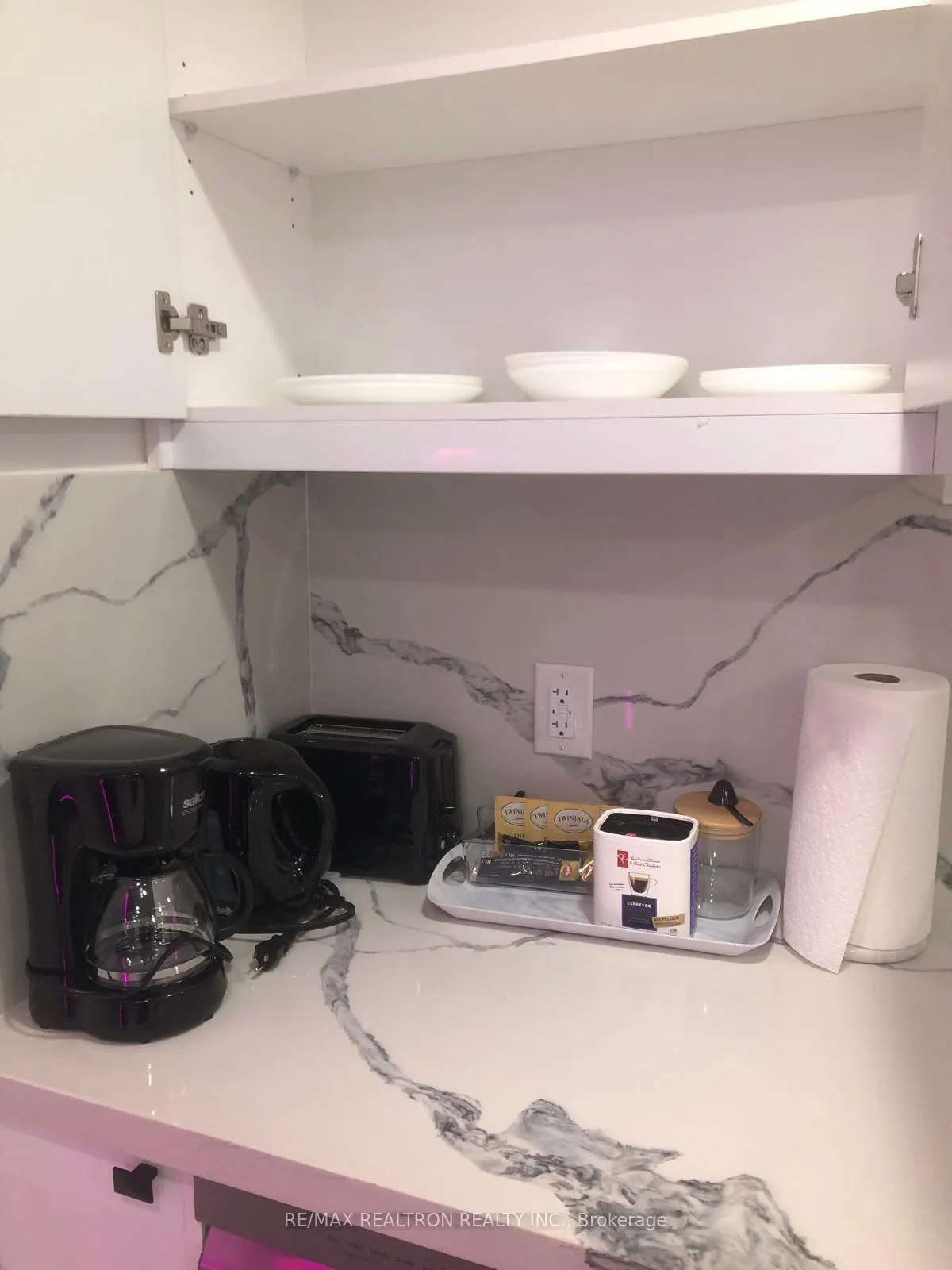 Photo 9 of Unit Bsmnt A, 264 Murray Drive, Aurora, Aurora Village — HOMEH