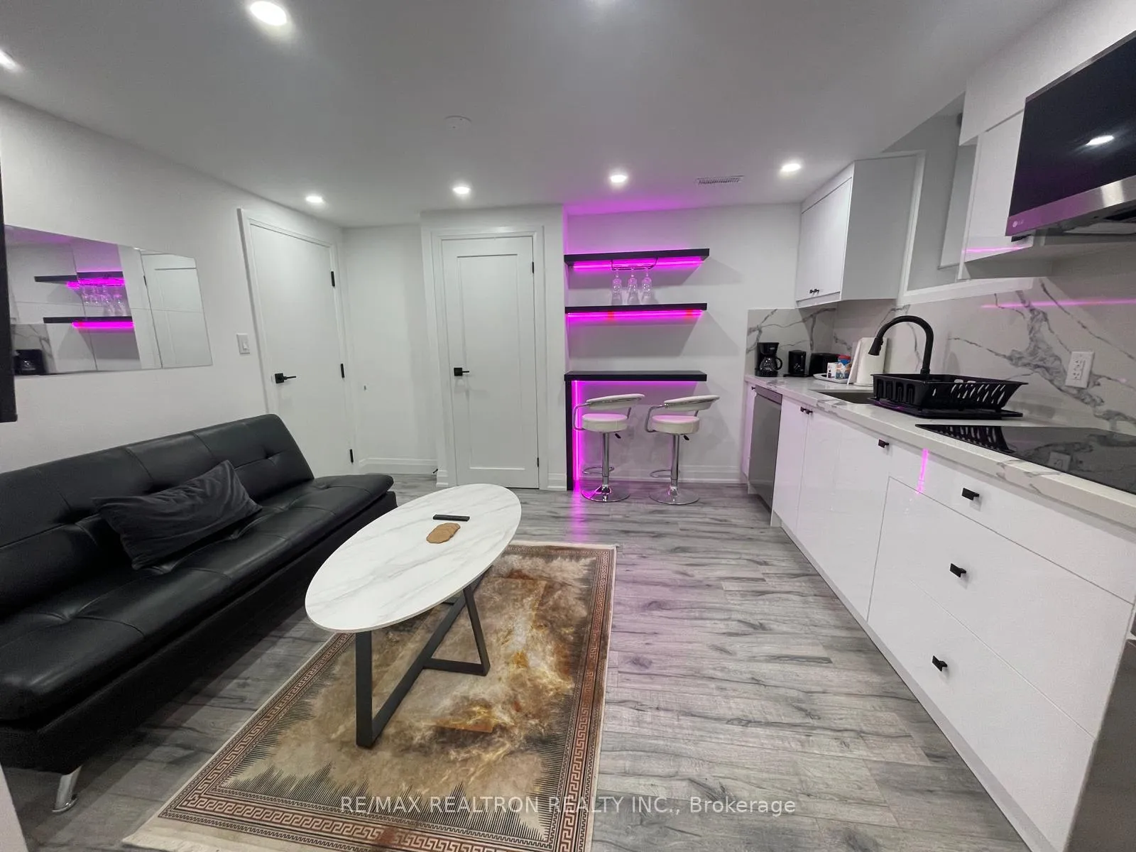 Photo 13 of Unit Bsmnt A, 264 Murray Drive, Aurora, Aurora Village — HOMEH
