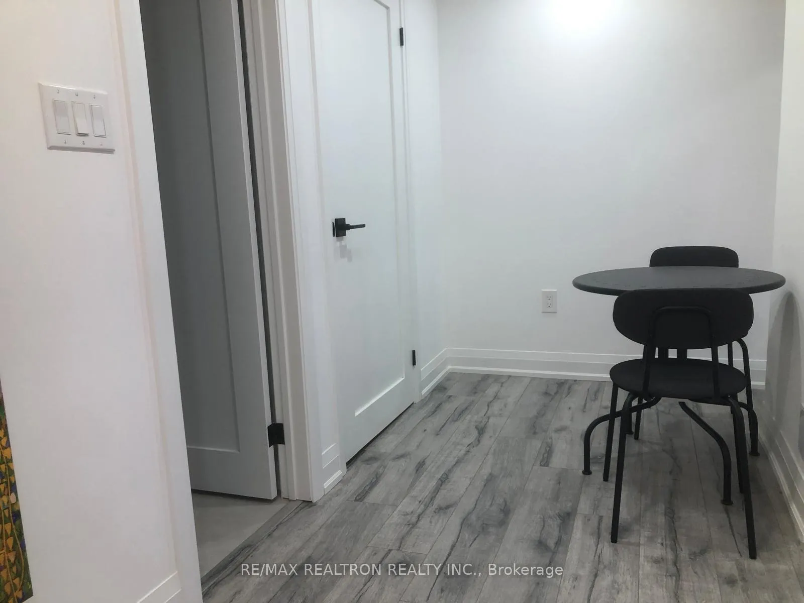 Photo 20 of Unit Bsmnt A, 264 Murray Drive, Aurora, Aurora Village — HOMEH