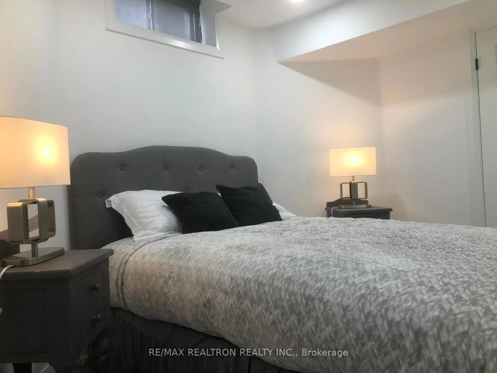 Photo 22 of Unit Bsmnt A, 264 Murray Drive, Aurora, Aurora Village — HOMEH