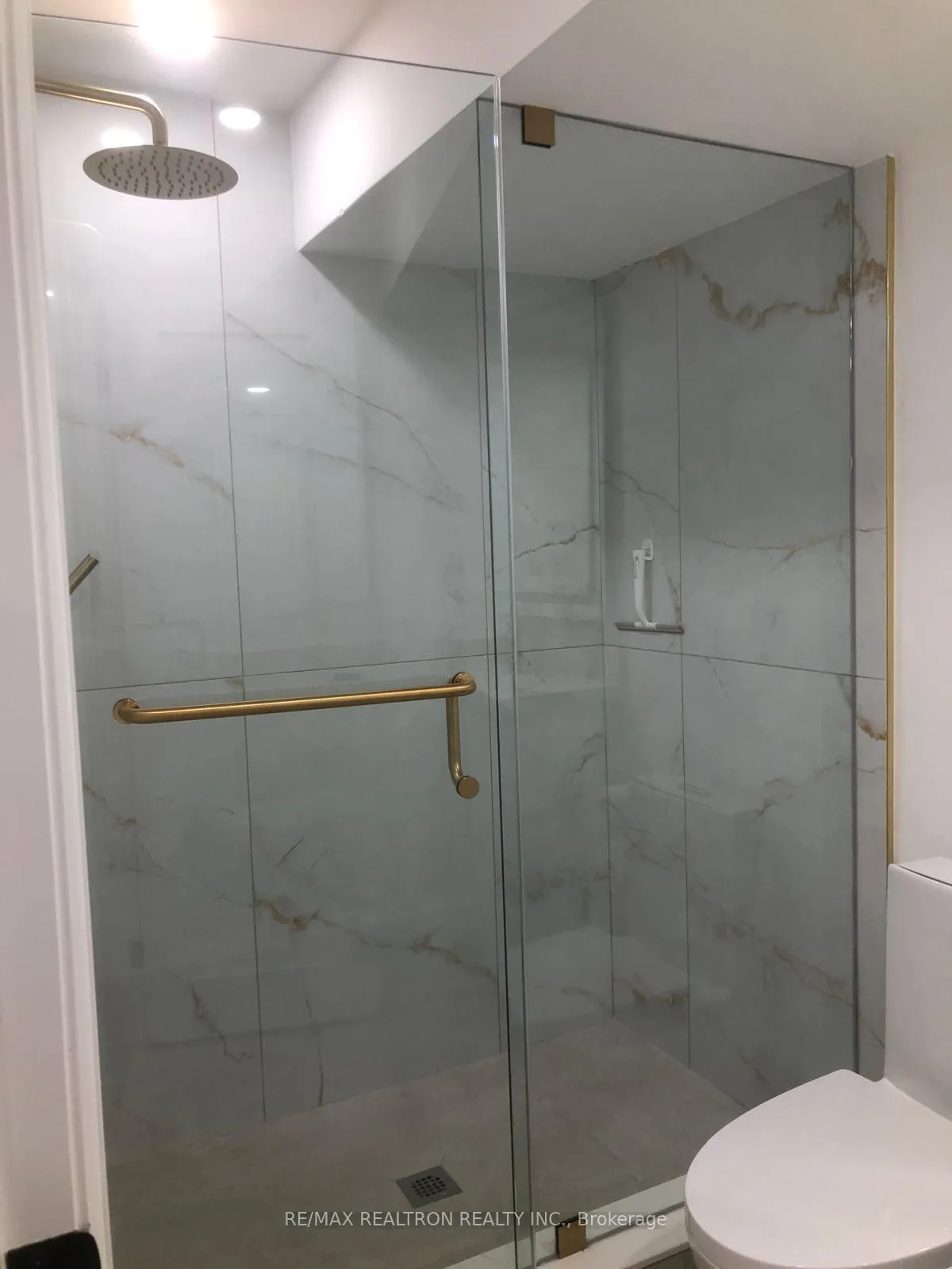 Photo 24 of Unit Bsmnt A, 264 Murray Drive, Aurora, Aurora Village — HOMEH