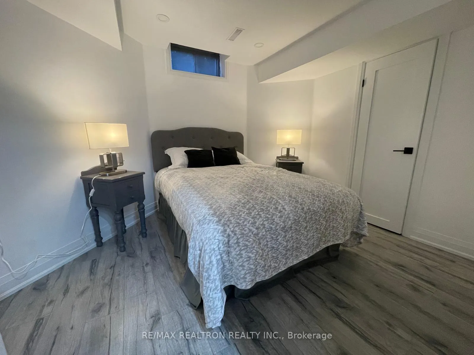 Photo 26 of Unit Bsmnt A, 264 Murray Drive, Aurora, Aurora Village — HOMEH