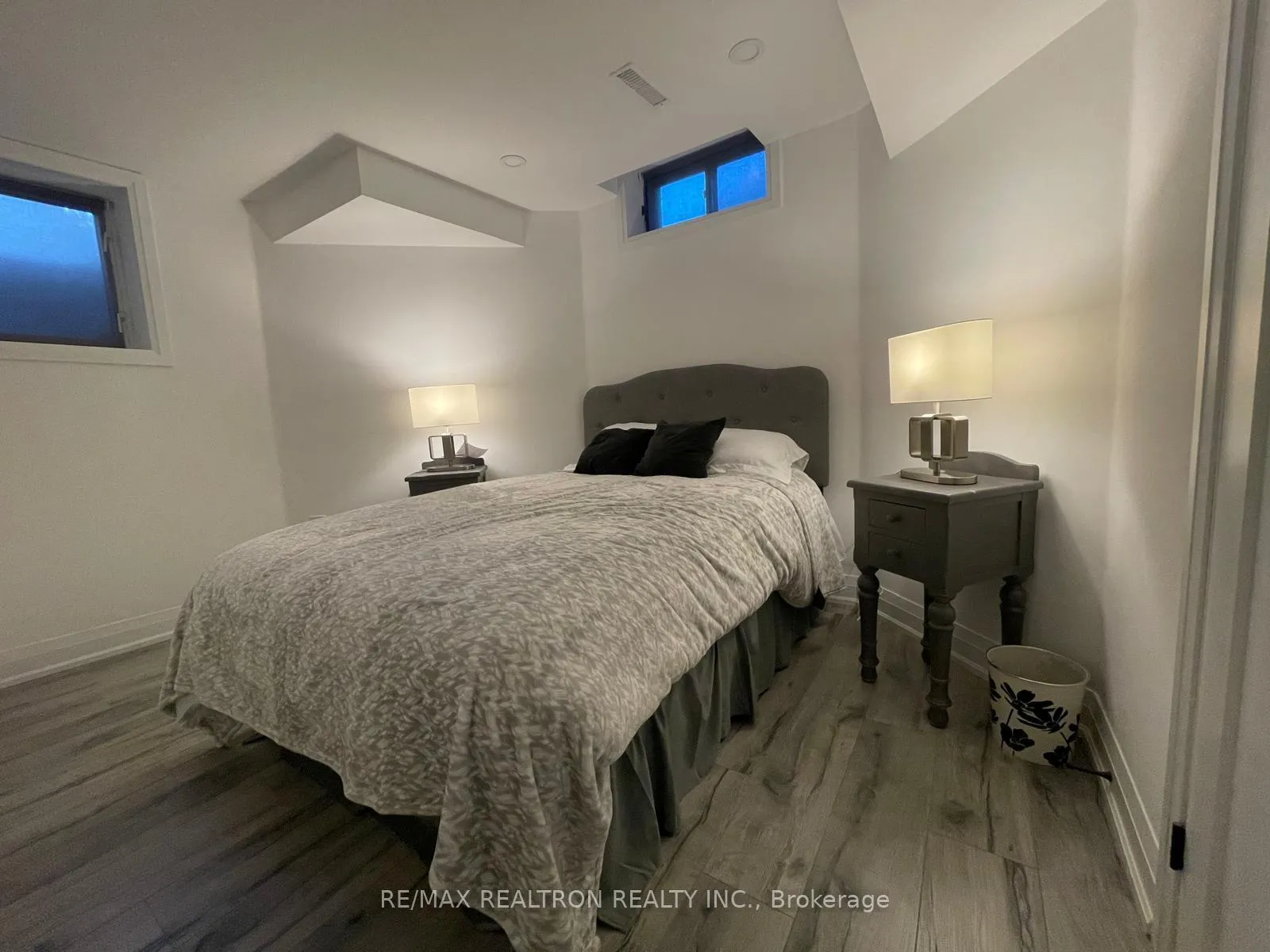 Photo 27 of Unit Bsmnt A, 264 Murray Drive, Aurora, Aurora Village — HOMEH