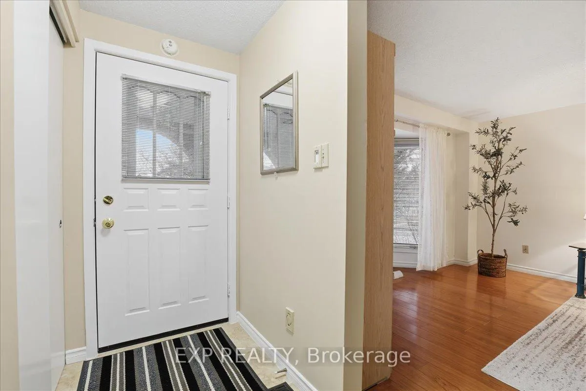 Photo 4 of 56 Rushbrook Drive, Kitchener — HOMEH