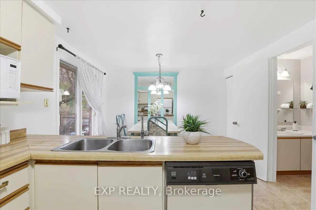 Photo 9 of 56 Rushbrook Drive, Kitchener — HOMEH