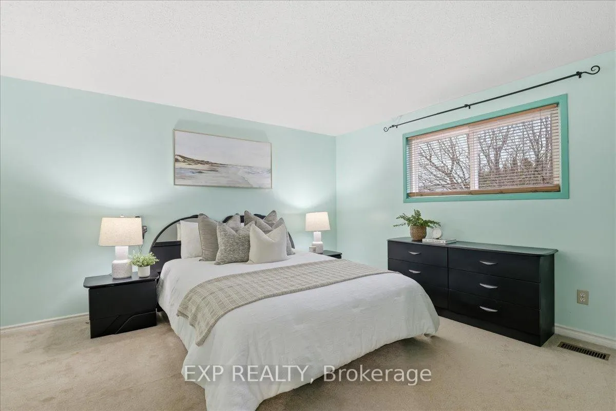 Photo 14 of 56 Rushbrook Drive, Kitchener — HOMEH