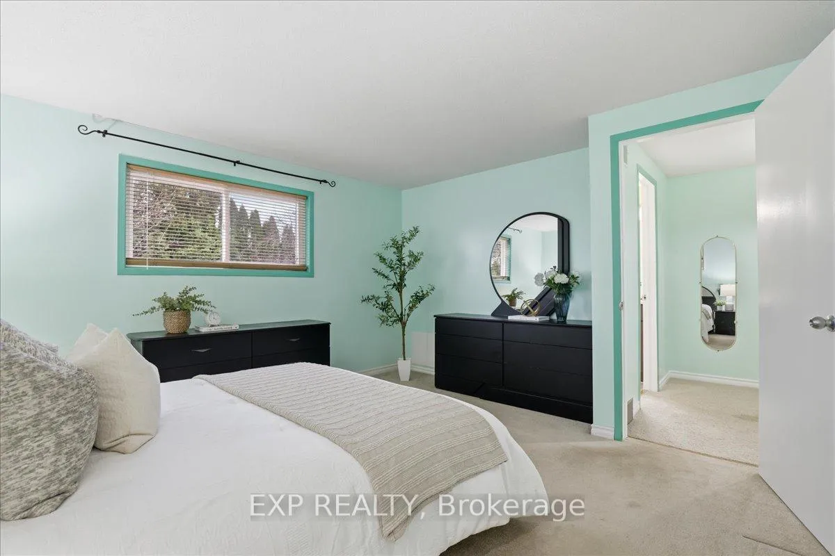 Photo 15 of 56 Rushbrook Drive, Kitchener — HOMEH