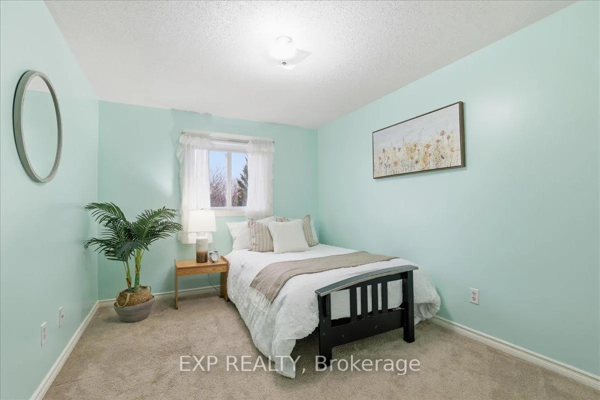 Photo 19 of 56 Rushbrook Drive, Kitchener — HOMEH