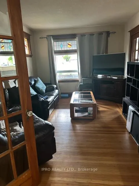 Photo 2 of Unit Room 2, 258 Graham Avenue S, Hamilton, Delta — HOMEH