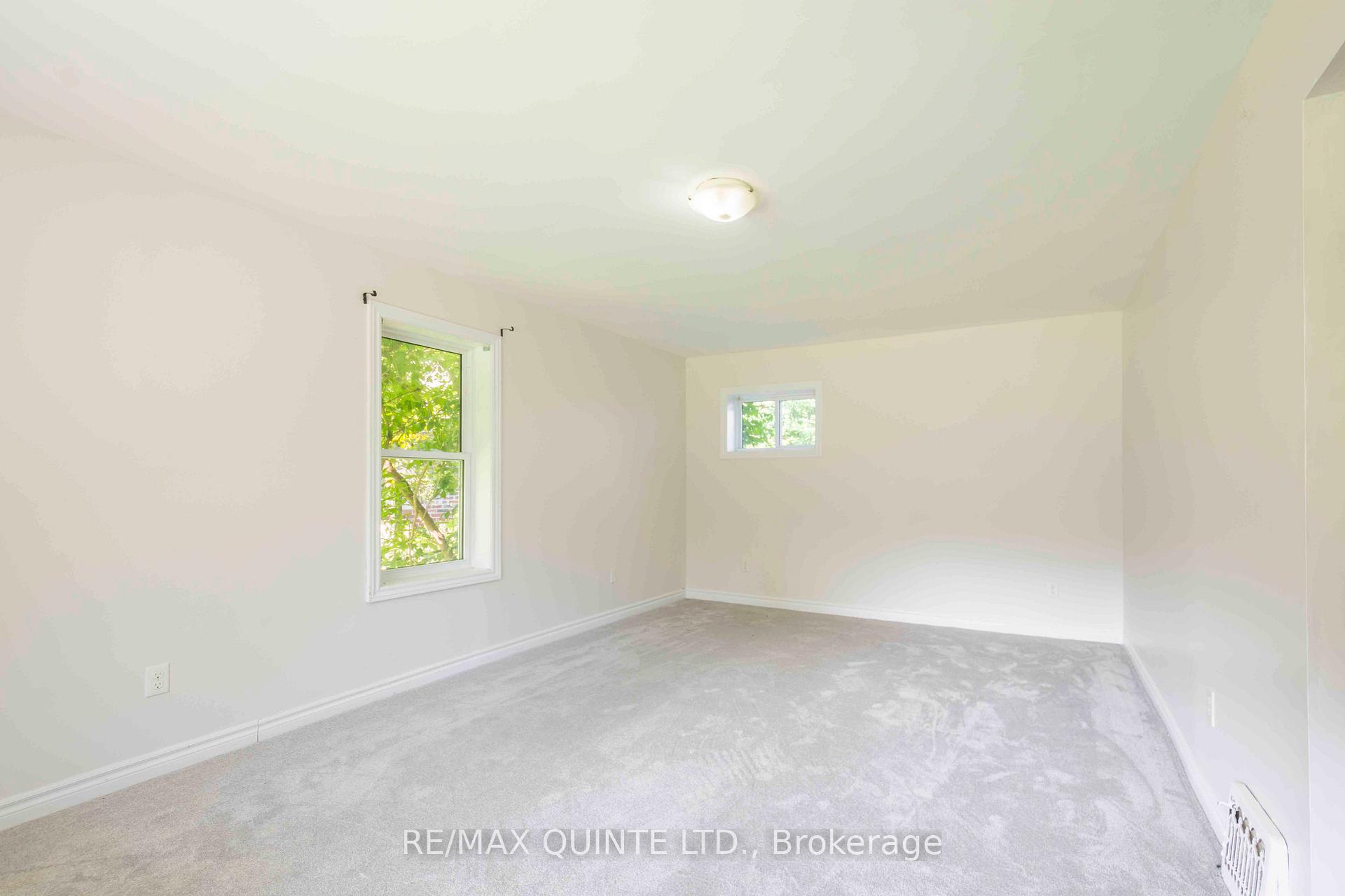 Photo 3 of 192 Dufferin Avenue, Belleville, Belleville Ward — HOMEH