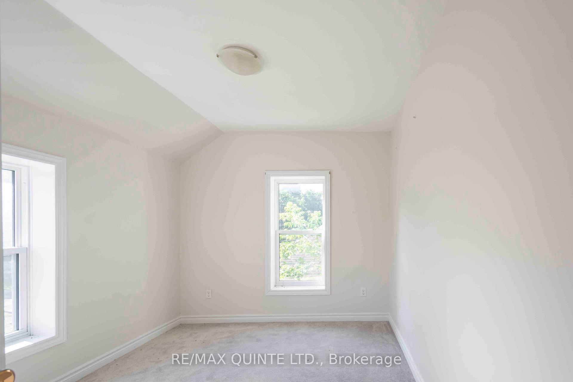 Photo 12 of 192 Dufferin Avenue, Belleville, Belleville Ward — HOMEH