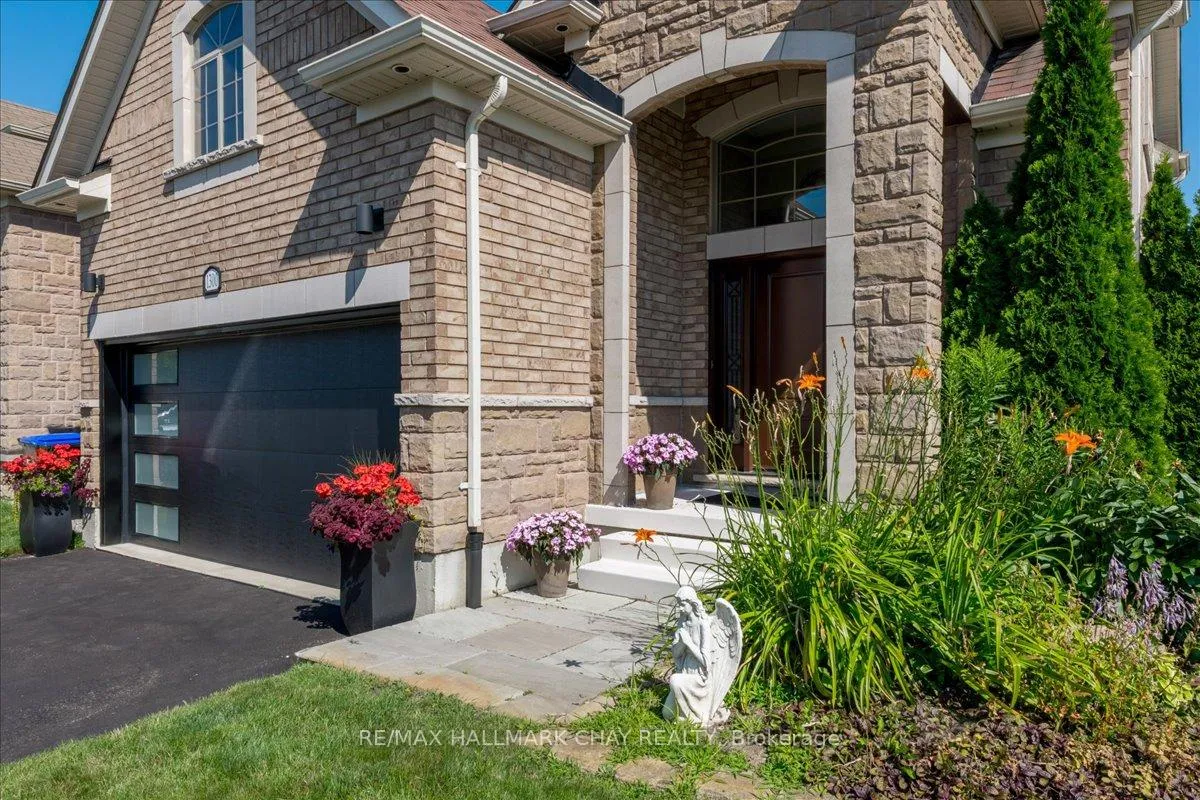 Photo 2 of 1300 Hunter Street, Innisfil, Alcona — HOMEH