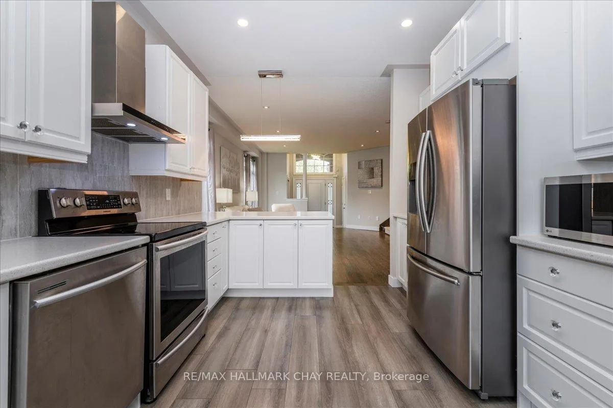 Photo 8 of 1300 Hunter Street, Innisfil, Alcona — HOMEH