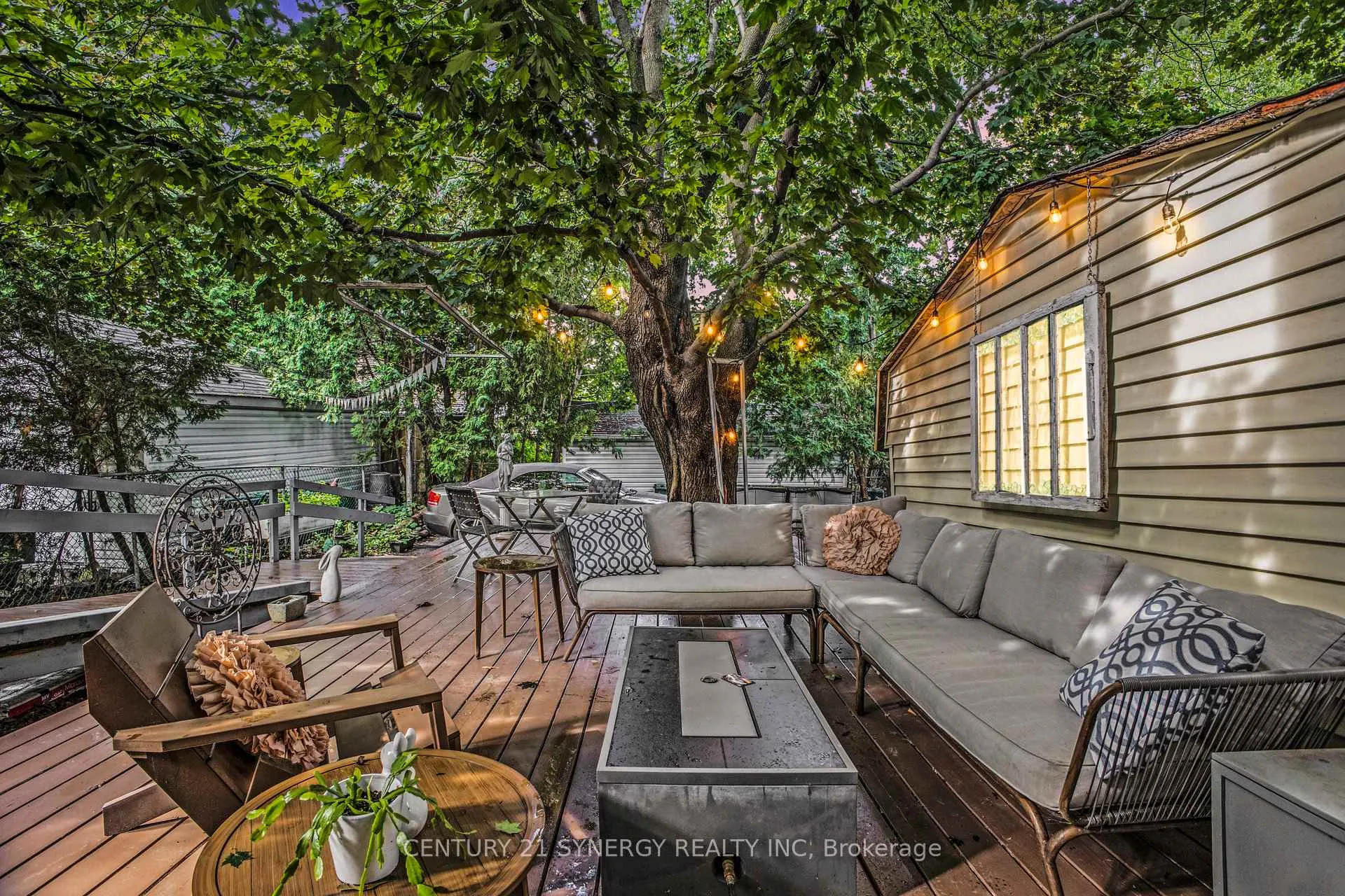 Photo 3 of 327 Richelieu Avenue, Ottawa, Vanier — HOMEH