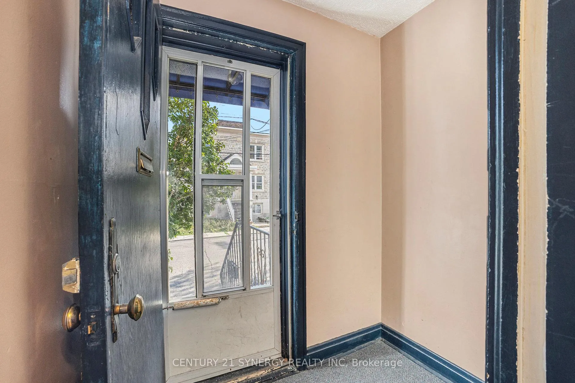 Photo 9 of 327 Richelieu Avenue, Ottawa, Vanier — HOMEH