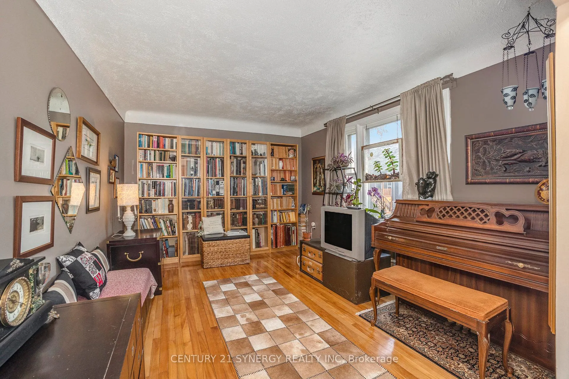 Photo 11 of 327 Richelieu Avenue, Ottawa, Vanier — HOMEH