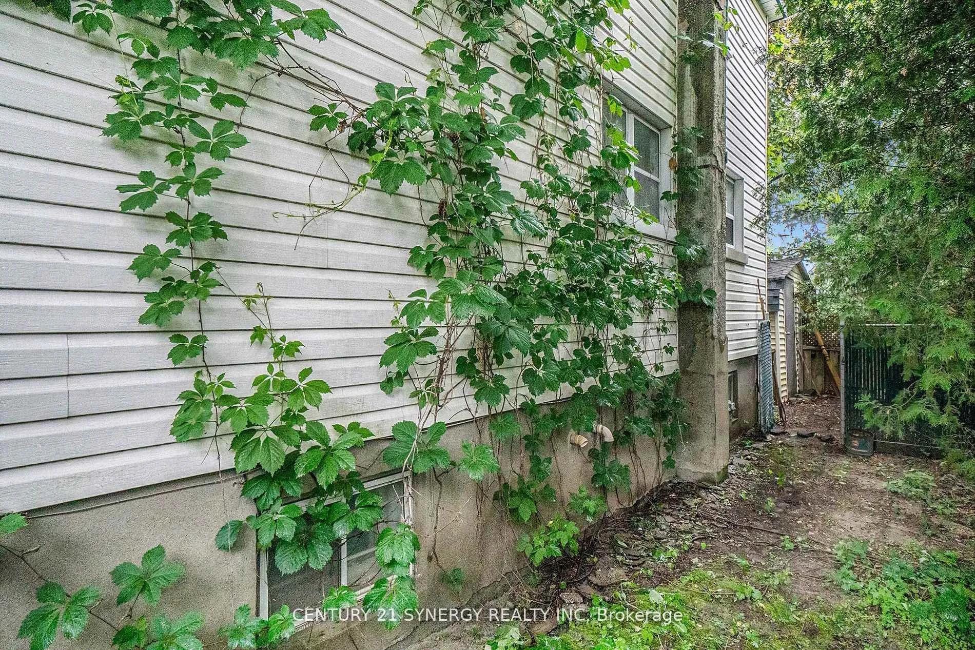 Photo 38 of 327 Richelieu Avenue, Ottawa, Vanier — HOMEH
