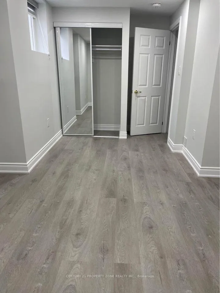 Photo 4 of 697 Layton Court, Pickering, West Shore — HOMEH