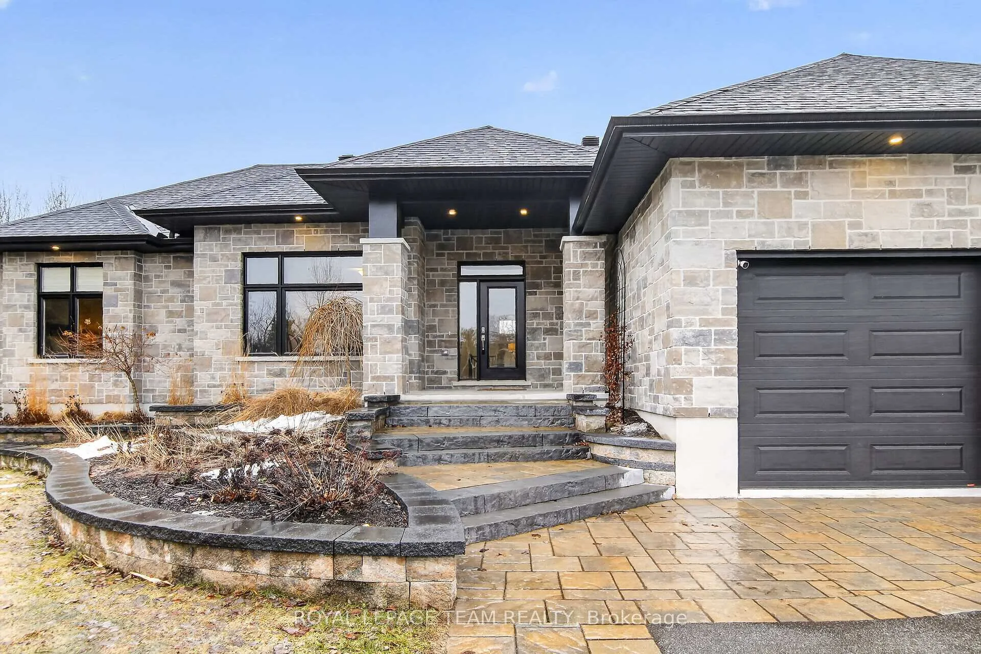 Photo 2 of 144 Country Meadow Drive, Ottawa, Huntley Ward (North West) — HOMEH