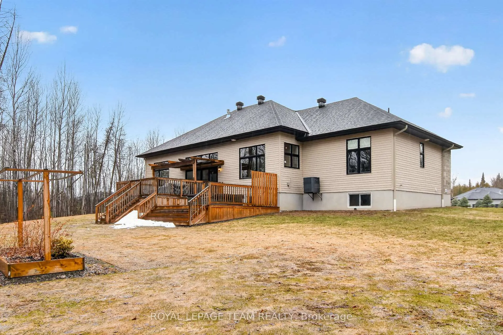 Photo 44 of 144 Country Meadow Drive, Ottawa, Huntley Ward (North West) — HOMEH