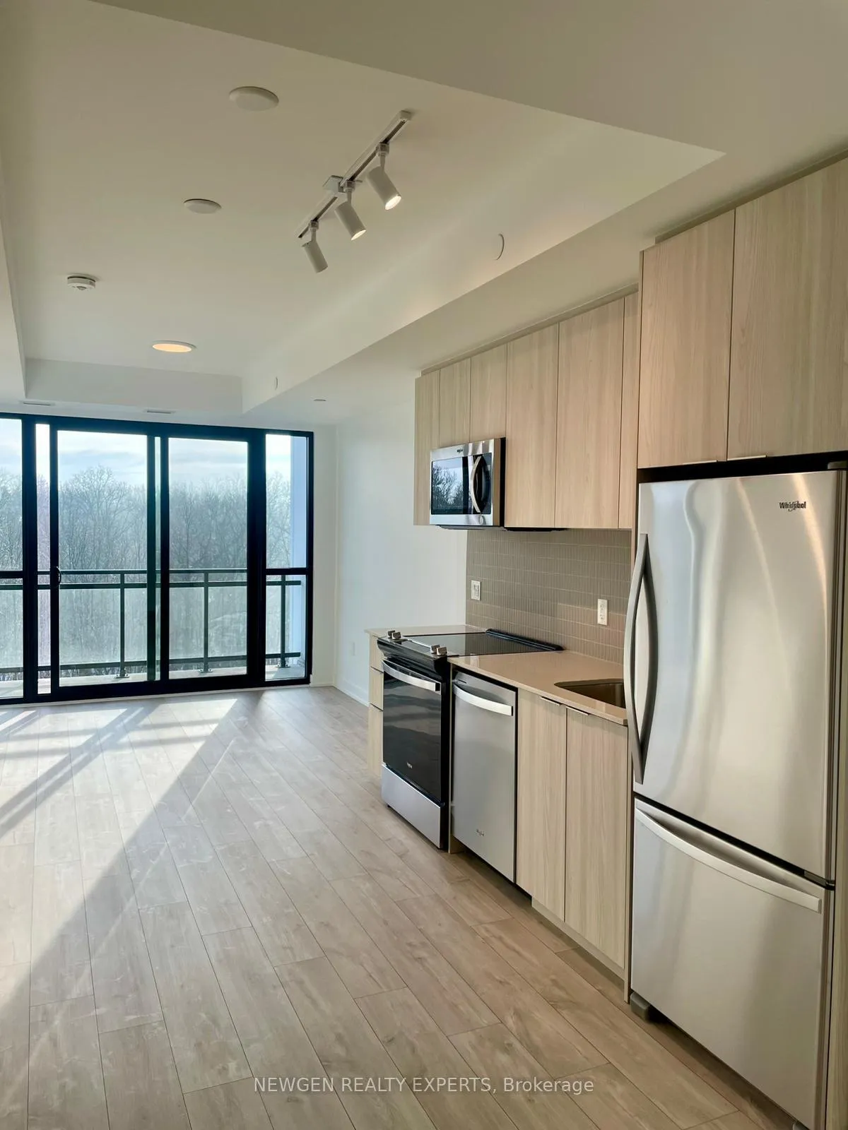 Photo 4 of Unit 501, 750 Whitlock Avenue, Milton, Cobban — HOMEH