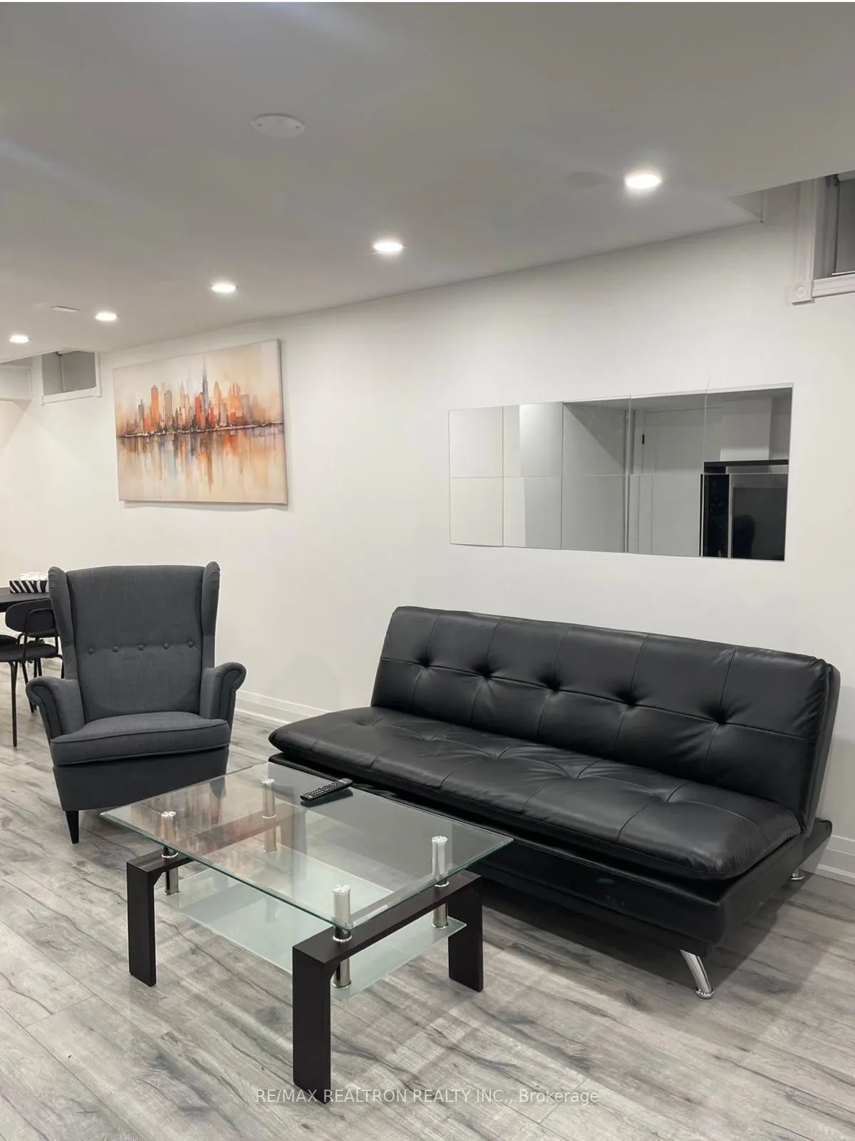 Photo 4 of Unit Bs,mt B, 264 Murray Drive, Aurora, Aurora Village — HOMEH