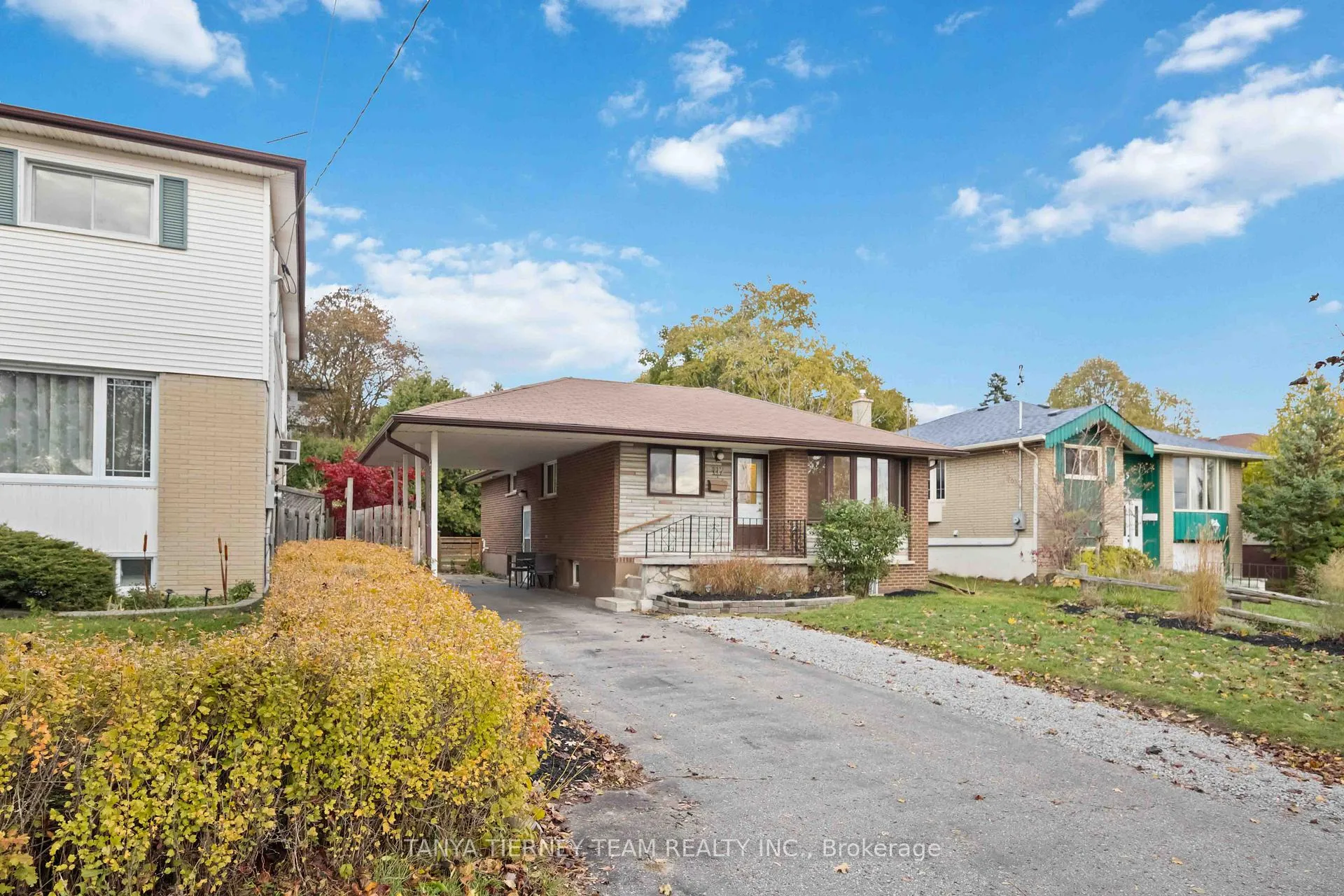 Photo 3 of 117 Keewatin Street S, Oshawa, Donevan — HOMEH