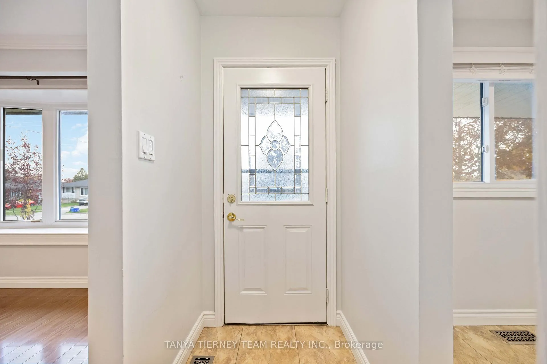 Photo 4 of 117 Keewatin Street S, Oshawa, Donevan — HOMEH