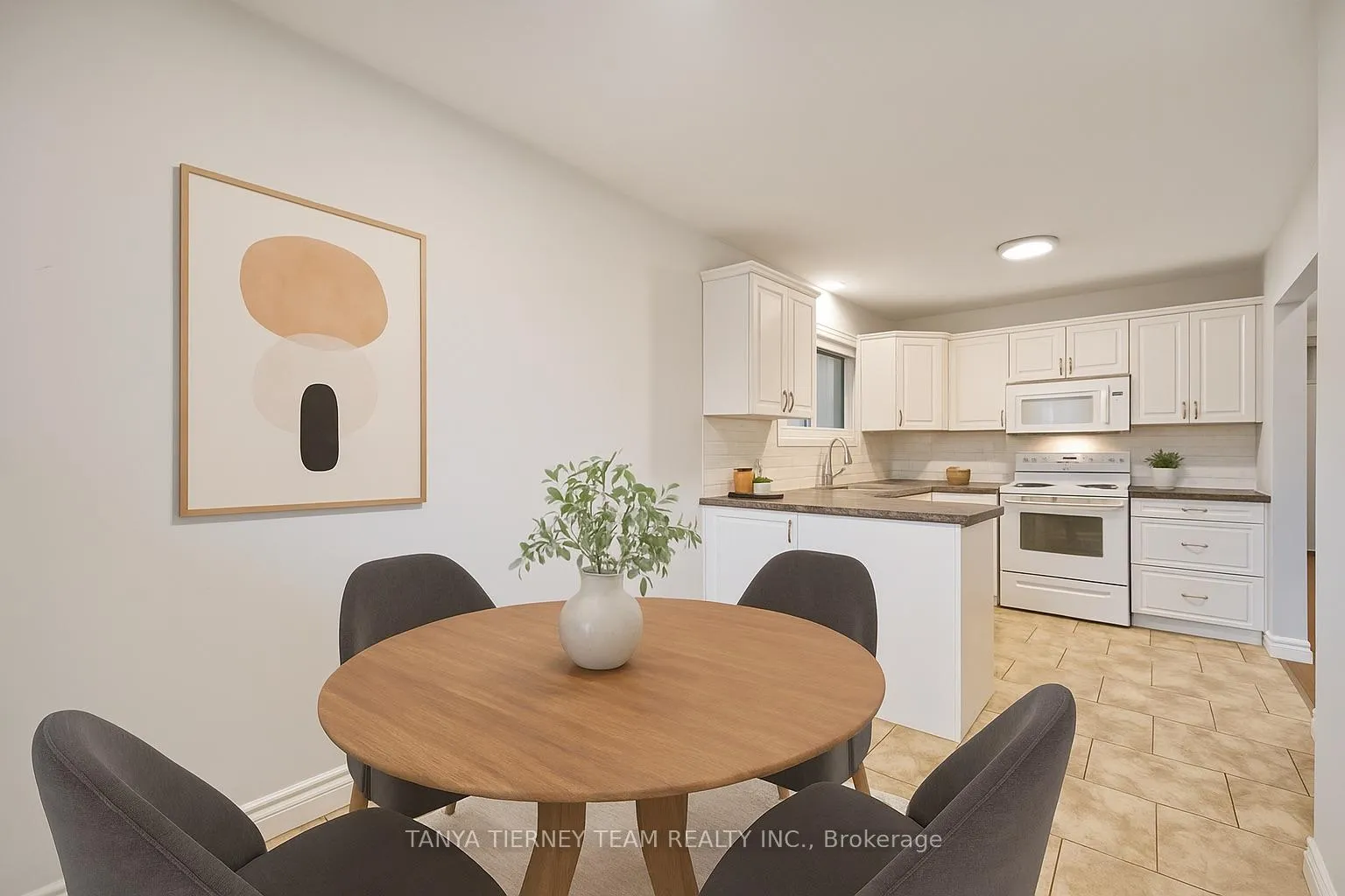 Photo 9 of 117 Keewatin Street S, Oshawa, Donevan — HOMEH