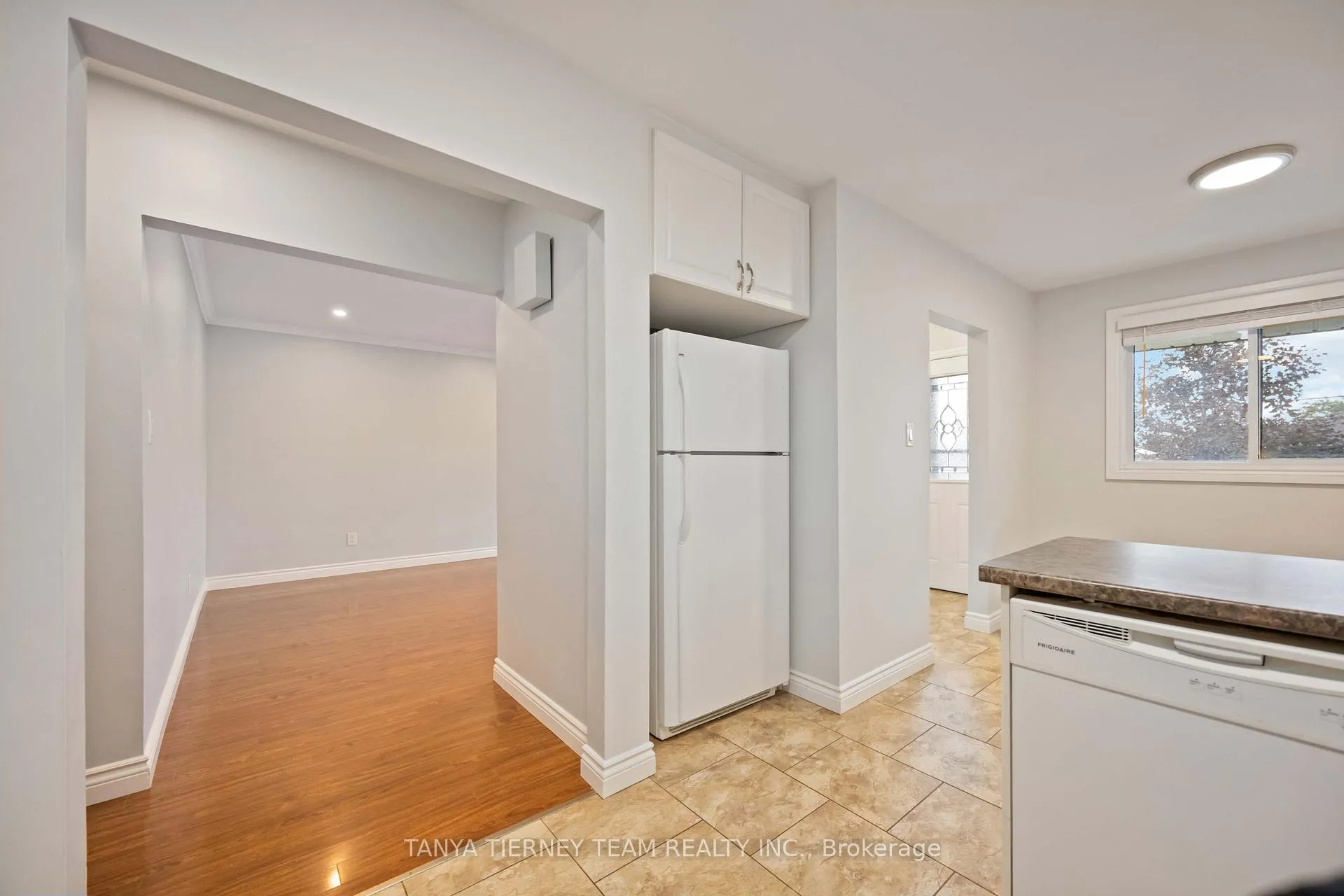 Photo 10 of 117 Keewatin Street S, Oshawa, Donevan — HOMEH