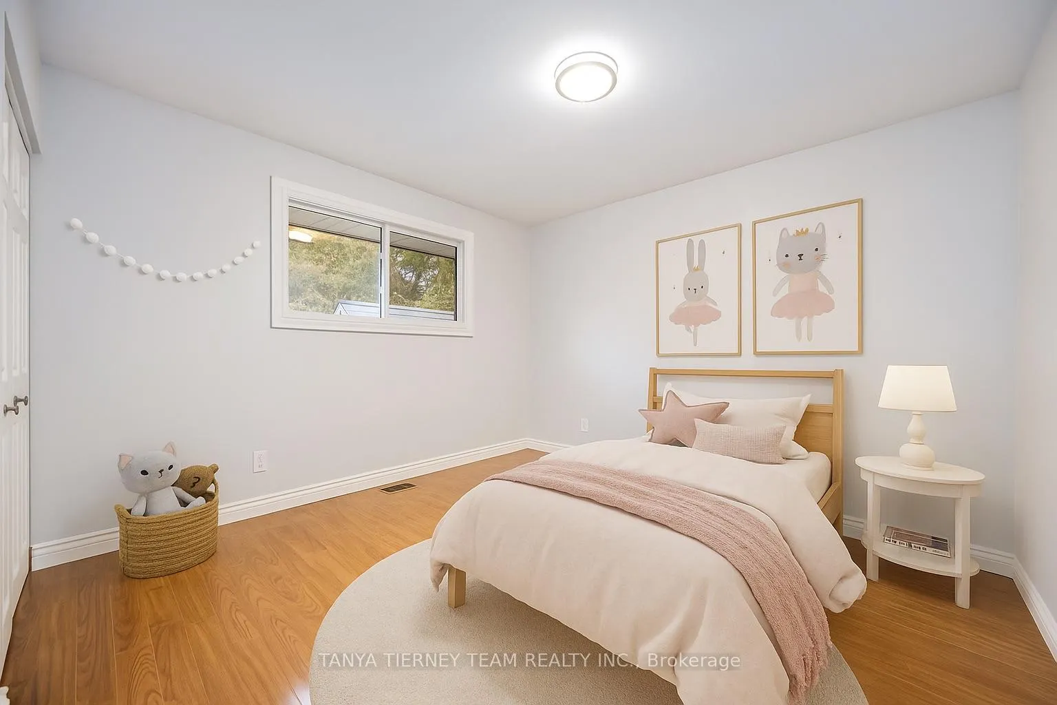 Photo 16 of 117 Keewatin Street S, Oshawa, Donevan — HOMEH